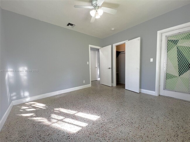 11121 NE 9th Ct in Biscayne Park, FL - Building Photo - Building Photo