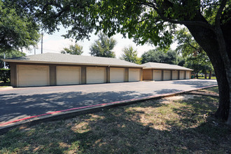 Northland at the Arboretum in Austin, TX - Foto de edificio - Building Photo