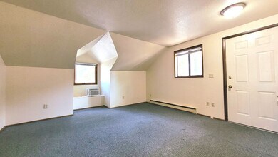 1737 W Tenth Ave, Unit 1735 in Spokane, WA - Building Photo - Building Photo