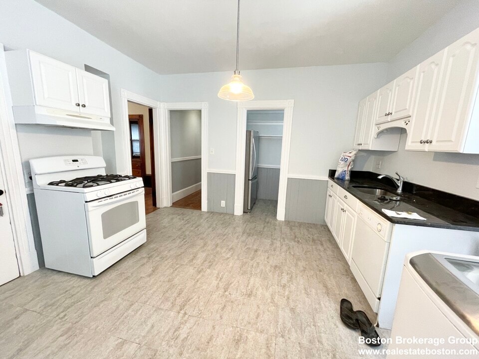 65 Roseclair St, Unit 1 in Boston, MA - Building Photo