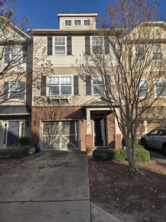 120 Linden Park Ln in Cary, NC - Foto de edificio