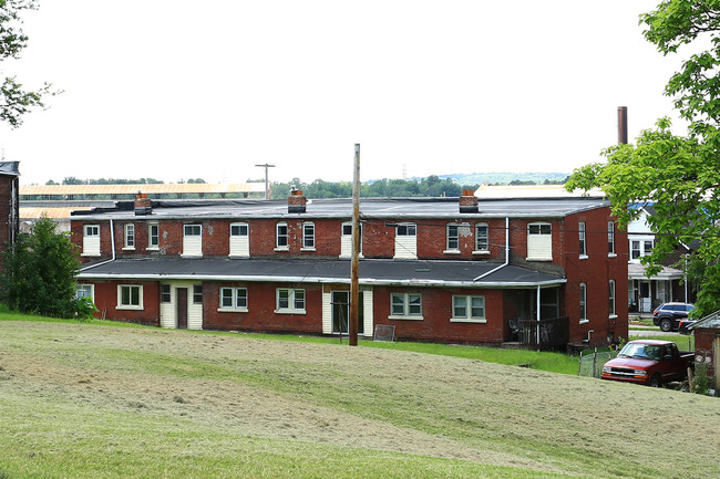 705-715 Lee Ave in Farrell, PA - Building Photo - Building Photo