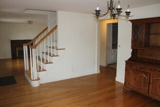 28 Myrtle St in Norwood, MA - Building Photo - Building Photo