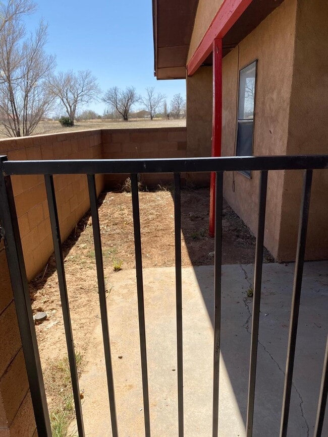 17 Homestead Dr in Moriarty, NM - Building Photo - Building Photo