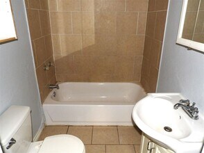 2906 NW 19th St in Lawton, OK - Building Photo - Building Photo