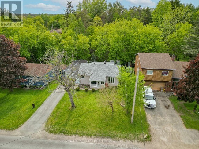 119 Elizabeth St in Angus, ON - Building Photo - Building Photo