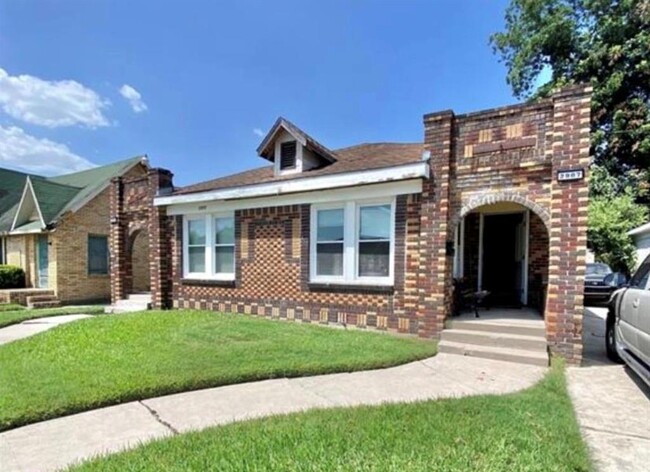 property at 2907 Isabella St