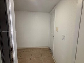 11206 NW 14th Ct in Pembroke Pines, FL - Building Photo - Building Photo