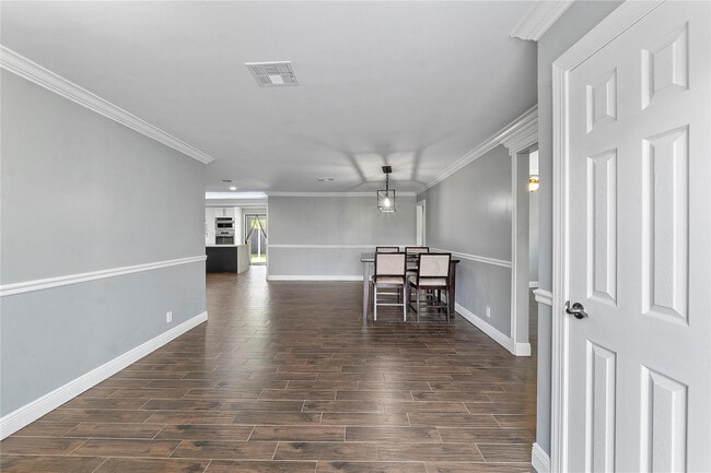 5820 NW 56th Pl in Tamarac, FL - Building Photo - Building Photo