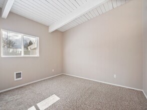 8923 E Liberty Ave in Millwood, WA - Building Photo - Building Photo