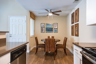 The Villages in Santa Rosa, CA - Foto de edificio - Interior Photo