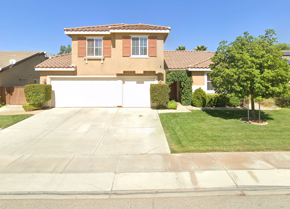 1664 N Larkspur Ln in Beaumont, CA - Building Photo