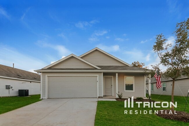 property at 1613 Parlier St