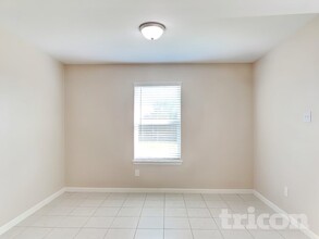 908 American Monarch Dr in La Marque, TX - Foto de edificio - Building Photo