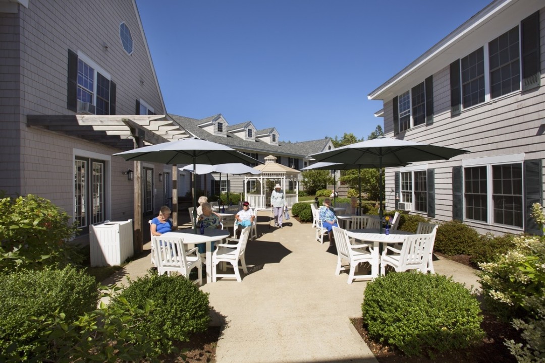 Cape Cod Senior Residences in Pocasset, MA - Building Photo