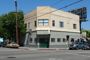 1300 International Blvd in Oakland, CA - Foto de edificio - Building Photo