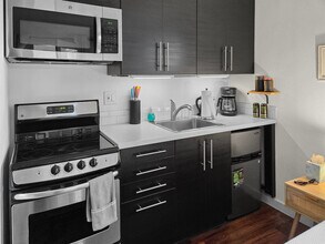2904 Alki Ave SW in Seattle, WA - Building Photo - Building Photo