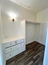 2329 Crenshaw Blvd, Unit 207 in Los Angeles, CA - Building Photo - Building Photo