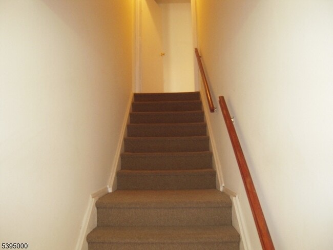 31 Spring Ave in Oakland, NJ - Building Photo - Building Photo