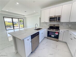 1227 SE 3rd Ave in Cape Coral, FL - Building Photo - Building Photo