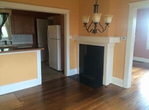 204 Sunset Dr in Charleston, WV - Building Photo - Building Photo