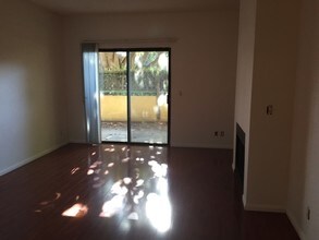 2724 Abbot Kinney Blvd-Unit -103 in Los Angeles, CA - Building Photo - Building Photo