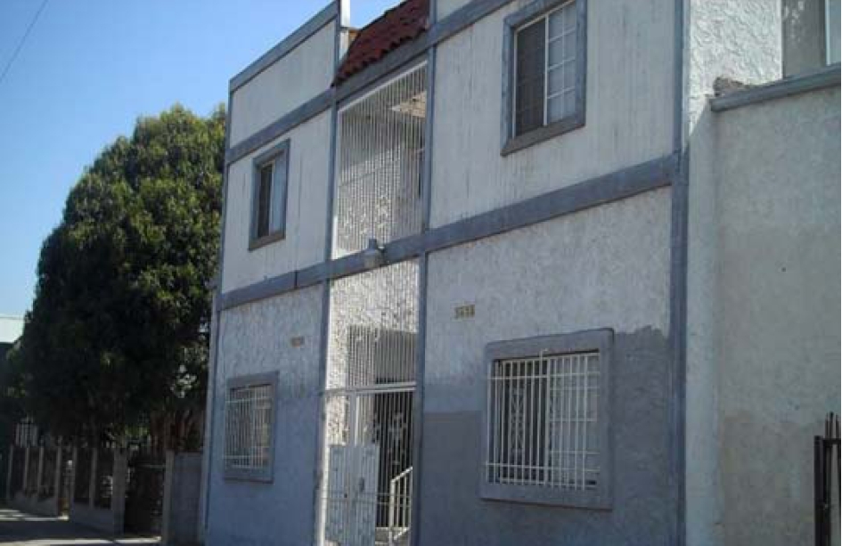 5870-5872 S Figueroa St in Los Angeles, CA - Building Photo