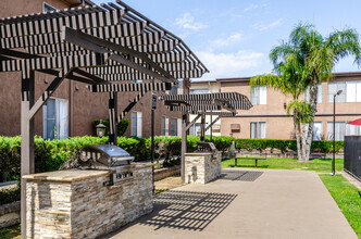 Sunset Pointe Apartments in Panorama City, CA - Building Photo - Interior Photo