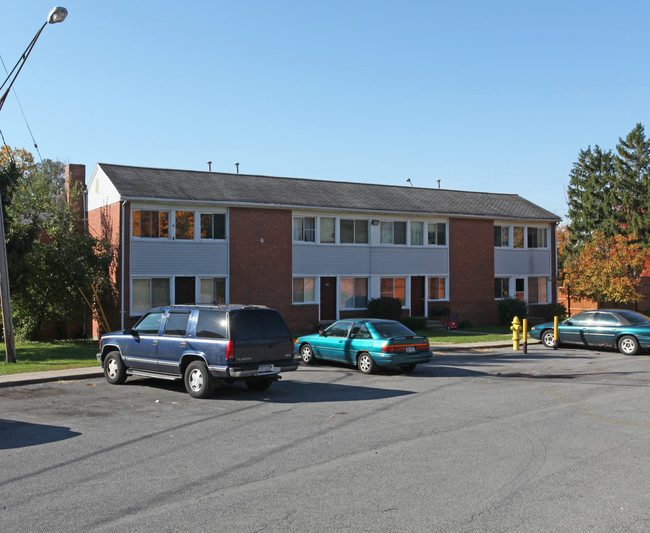 Onondaga Lake Townhomes in Liverpool, NY - Foto de edificio - Building Photo