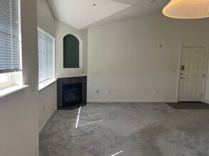 5704 N Gibralter Way in Aurora, CO - Building Photo - Building Photo