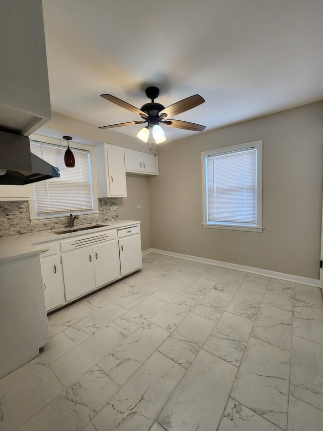 10104 S Prairie Ave in Chicago, IL - Building Photo - Building Photo