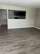 8817 S Roberts Rd in Hickory Hills, IL - Building Photo - Building Photo