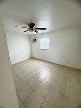 200 Randolph Ct, Unit A in Lake Worth, FL - Building Photo - Building Photo