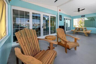 11215 3rd St E in Treasure Island, FL - Building Photo - Building Photo