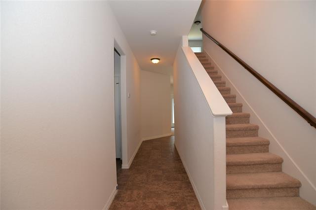 213 Emerald Creek Dr in Fort Worth, TX - Foto de edificio - Building Photo