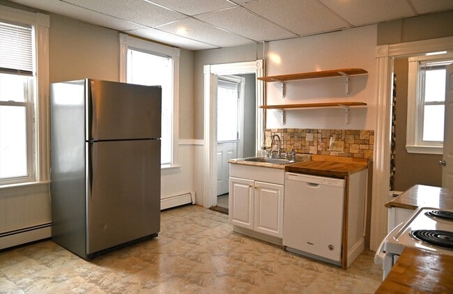 224 Irving St in Framingham, MA - Building Photo - Building Photo