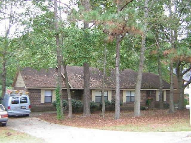 property at 110 Meadowbrook Ct