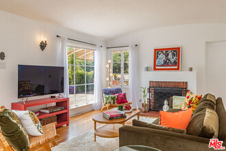 8754 Arlene Terrace in Los Angeles, CA - Foto de edificio - Building Photo