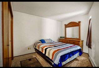 4 Village Pl in White Rock, NM - Building Photo - Building Photo