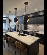 1924-126A 26a St SW in Calgary, AB - Building Photo - Building Photo