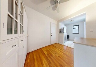 711 W End Ave in New York, NY - Building Photo - Building Photo