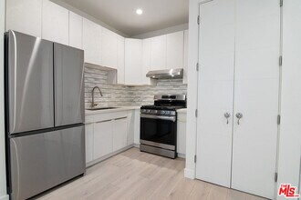 5537 W 3rd St in Los Angeles, CA - Building Photo - Building Photo