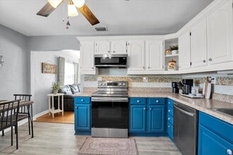 4929 36th Ave N in St. Petersburg, FL - Building Photo - Building Photo