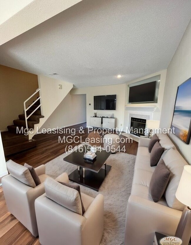 1837 NE Knollbrook St in Lee's Summit, MO - Building Photo - Building Photo