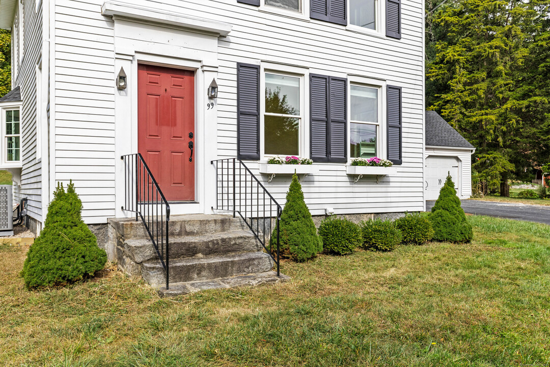 99 Horse Pond Rd in Madison, CT - Building Photo