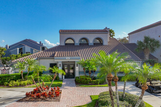 Vantage on Hillsborough - Phase II in Tampa, FL - Building Photo - Building Photo