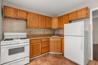 447 Johnson Ave, Unit 1 in Ronkonkoma, NY - Building Photo - Building Photo