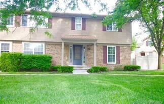 21141 E Glen Haven Cir in Northville, MI - Building Photo