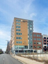 301 N Neil St in Champaign, IL - Building Photo - Building Photo