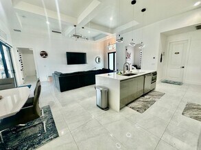 2117 NE 1st Ave in Cape Coral, FL - Building Photo - Building Photo